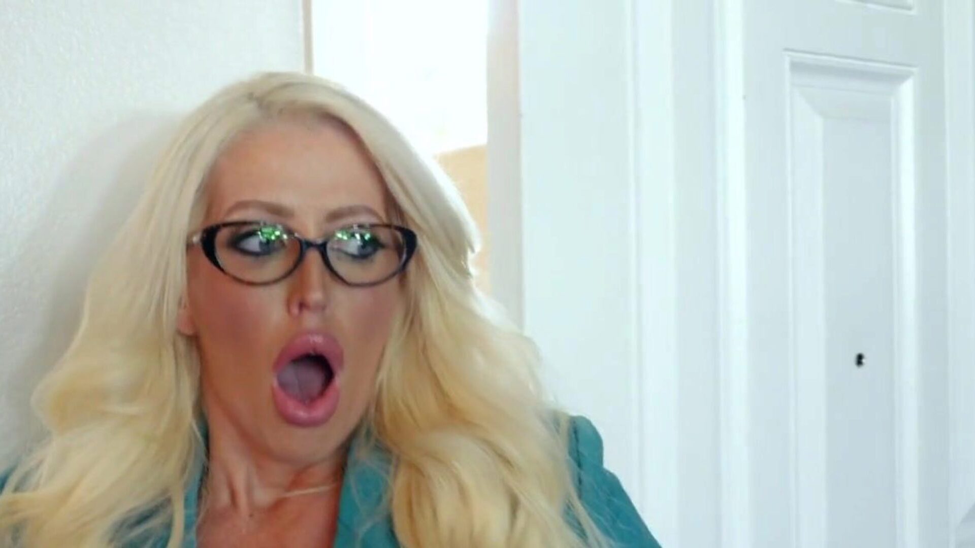 Sneaky  Blair Williams Caught Fucking By Stepmom